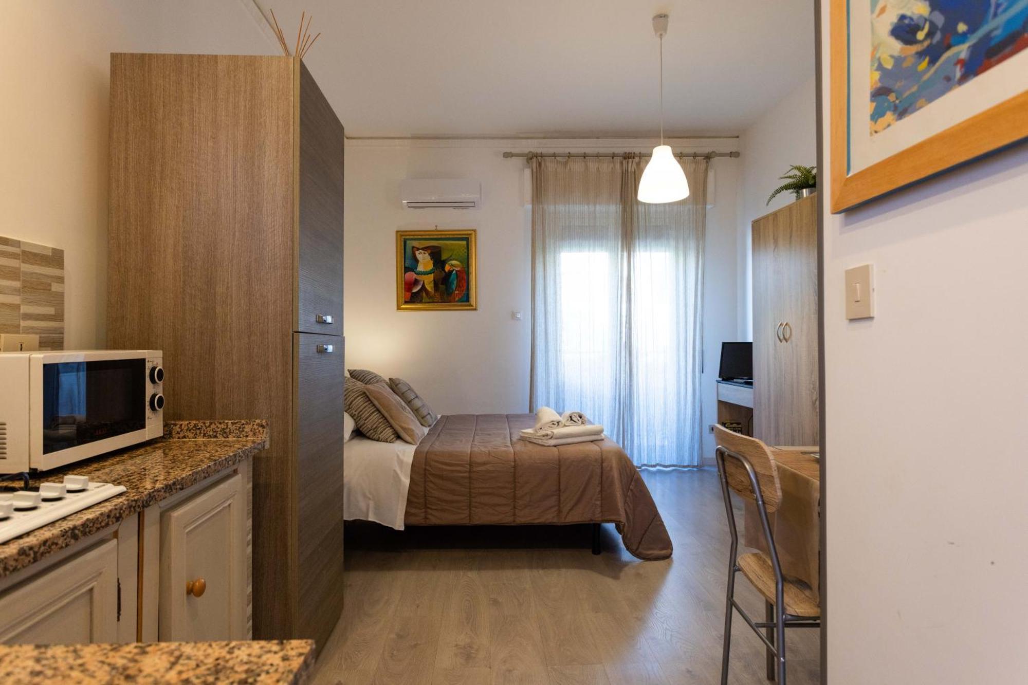 Mondello House Eraclea Hotell Exteriör bild